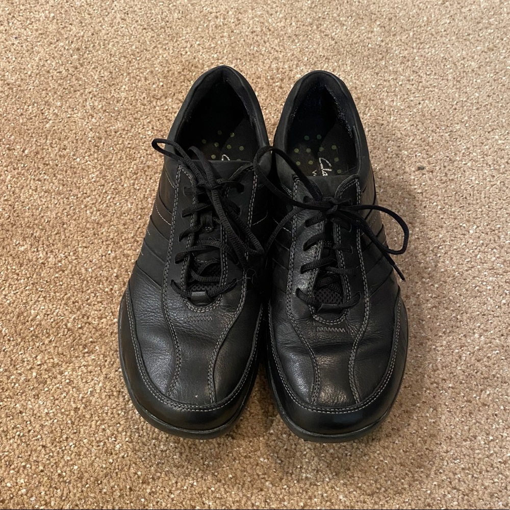 Men’s EUC Clarks Wave Shoe - Size 9.5